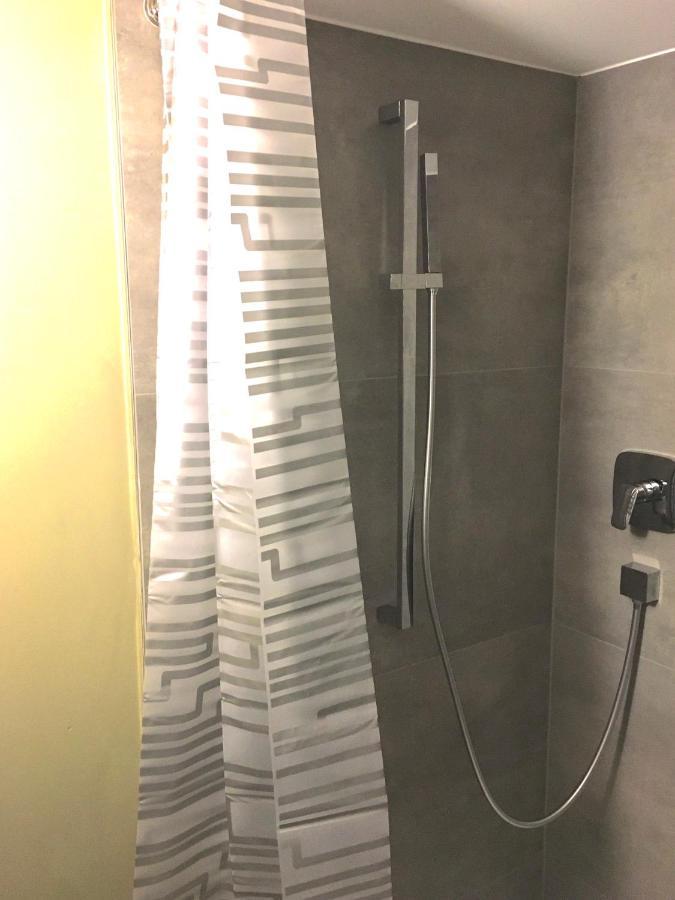 One - One Seven Apartment Кобленц Екстериор снимка