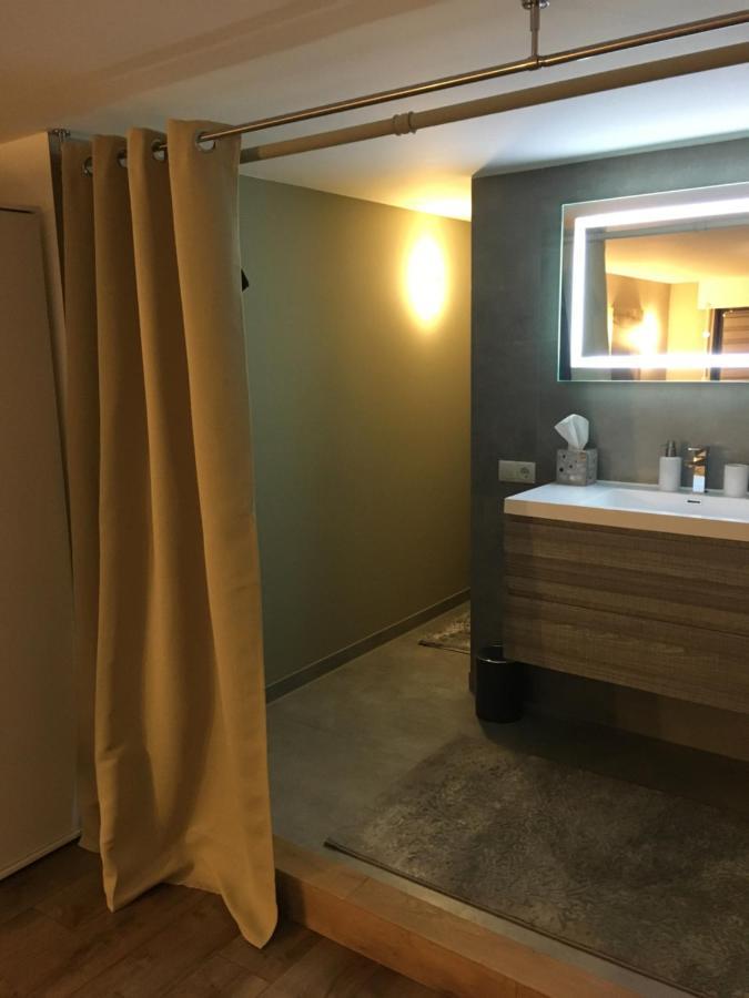 One - One Seven Apartment Кобленц Екстериор снимка